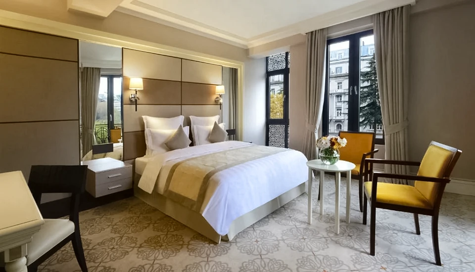 هتل آمباسادوری تفلیس